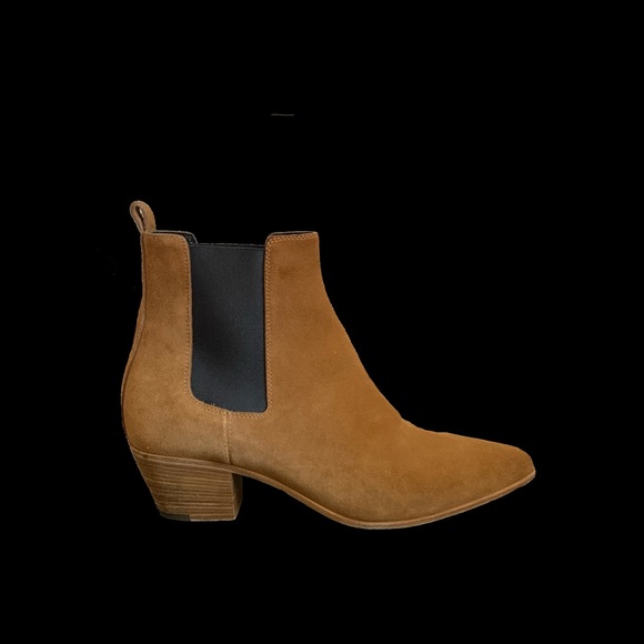 SOLD Saint Laurent Camel Chelsea boots lightly worn - Picture 3 of 8